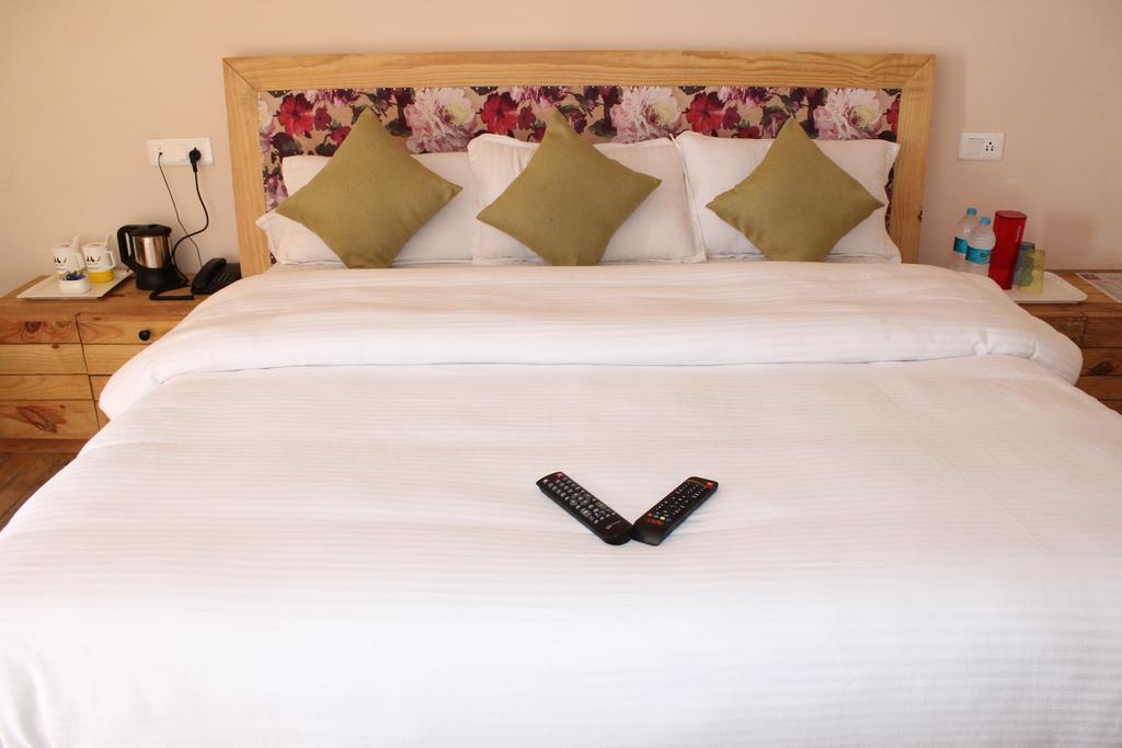 The Cliffe Hotel Mussoorie Exterior photo